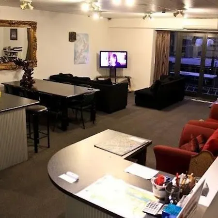 Eagles Nest Backpackers-3